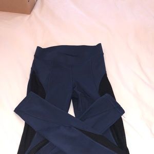 ivy parker dark blue legging with mesh on the side